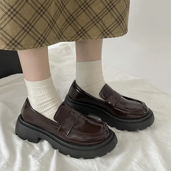 Основни Обикновена Лоферы От Лачена кожа; Дамски обувки; Колекция 2023 г.; Пролетни Японски Училищни Обувки-лодка Jk на дебелите обувки; Дамски обувки на платформа, без закопчалка