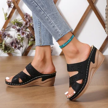 Нови дамски ежедневни чехли, модни плажни обувки на платформа с отворен, обикновена улица нескользящие сандали на танкетке