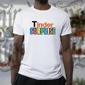 Забавна hoody с надпис TINDER SURPRISE и приложение за запознанства в толстовках
