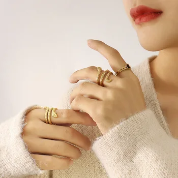 Нов моден тренд Уникален Дизайн Елегантен, Изтънчен Лесно Луксозно пръстен във формата на Змия Женски украси За партита Луксозни Подаръци на Едро