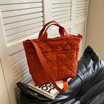 Корейската модерна чанта през рамо Зимни Чанти с бродерия с конци 2024 Женствена чанта през рамо с голям капацитет, стеганая чанта-тоут с подплата