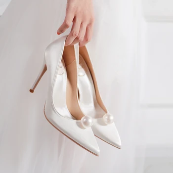 На пролет, с кристали, с фин деколте, от бели перли, от фина коприна на висок ток, сватбени обувки за младоженци, банкет рокля, дамски обувки за майки